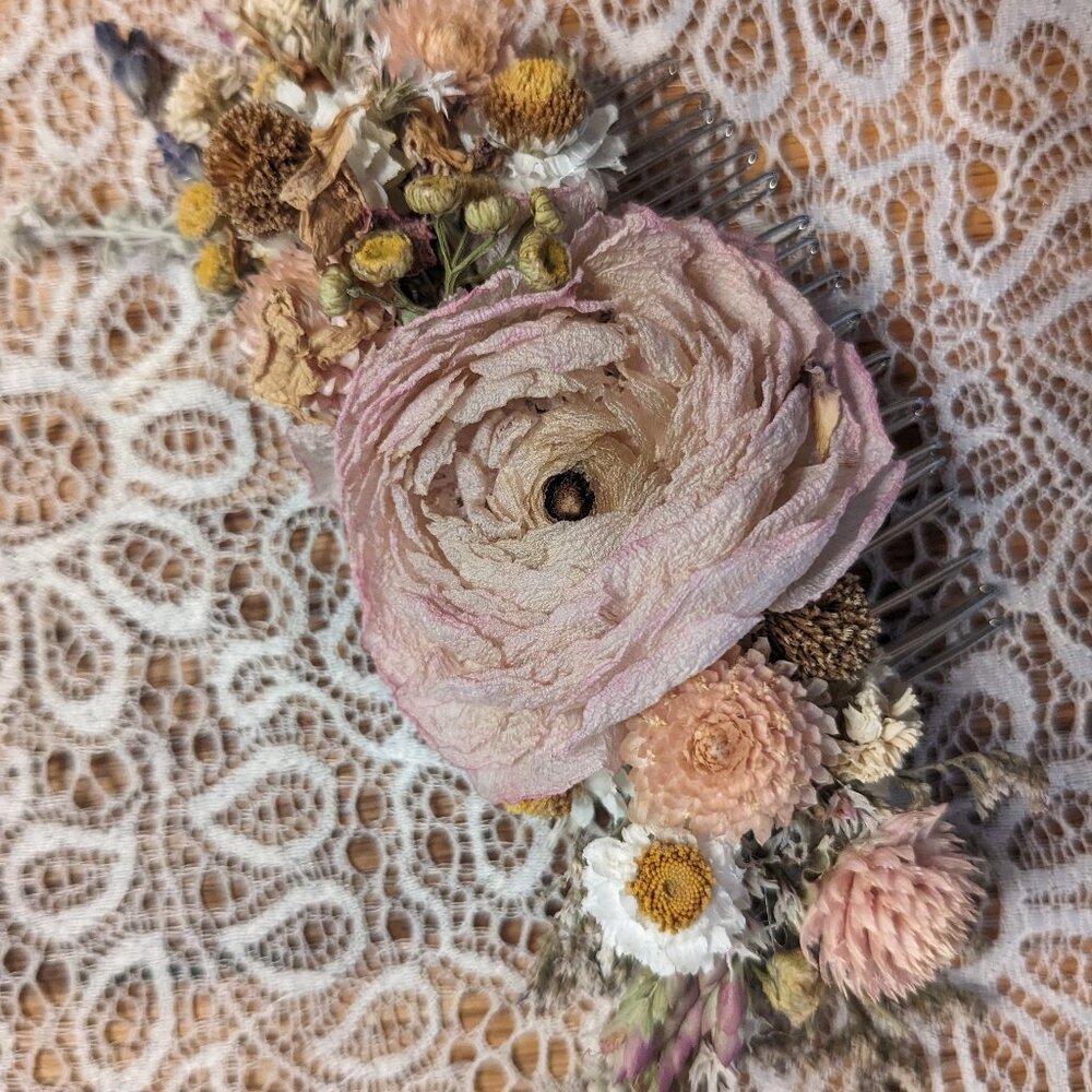 Bridal Ranunculus Dried Flower Hair Comb